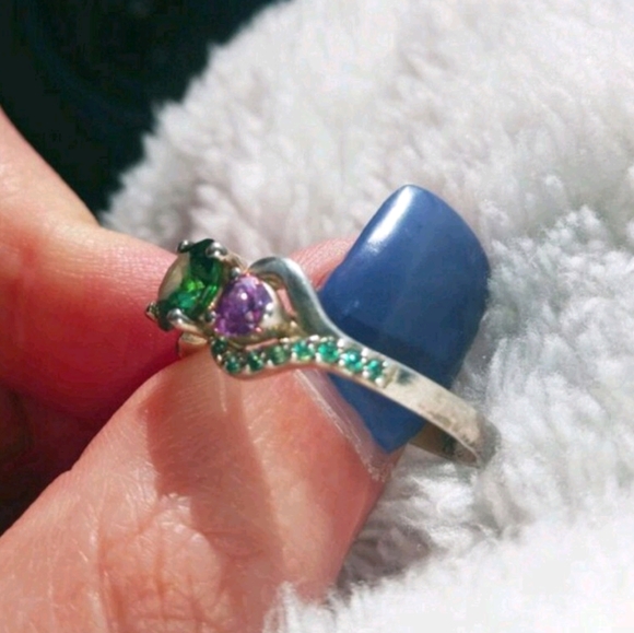 Ring - Picture 2 of 5